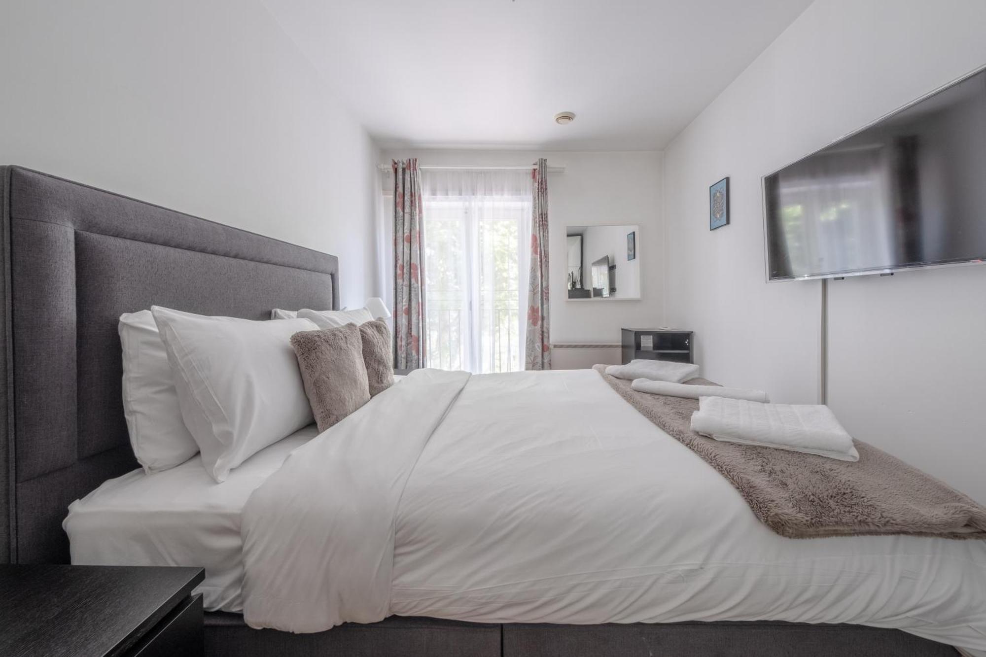 Bright 1 Bedroom Flat In Kensington Olympia Apartment *