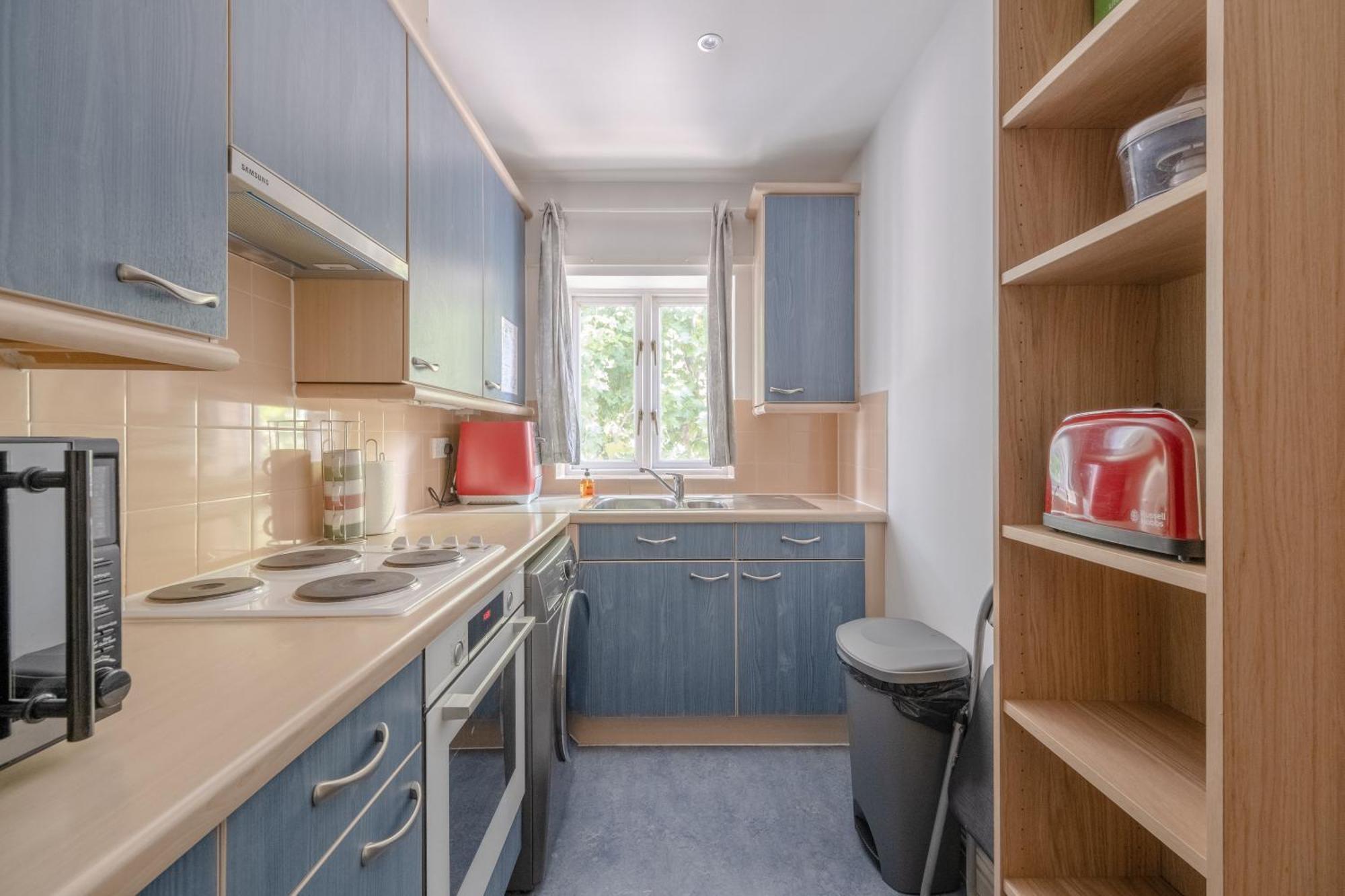 Bright 1 Bedroom Flat In Kensington Olympia * London