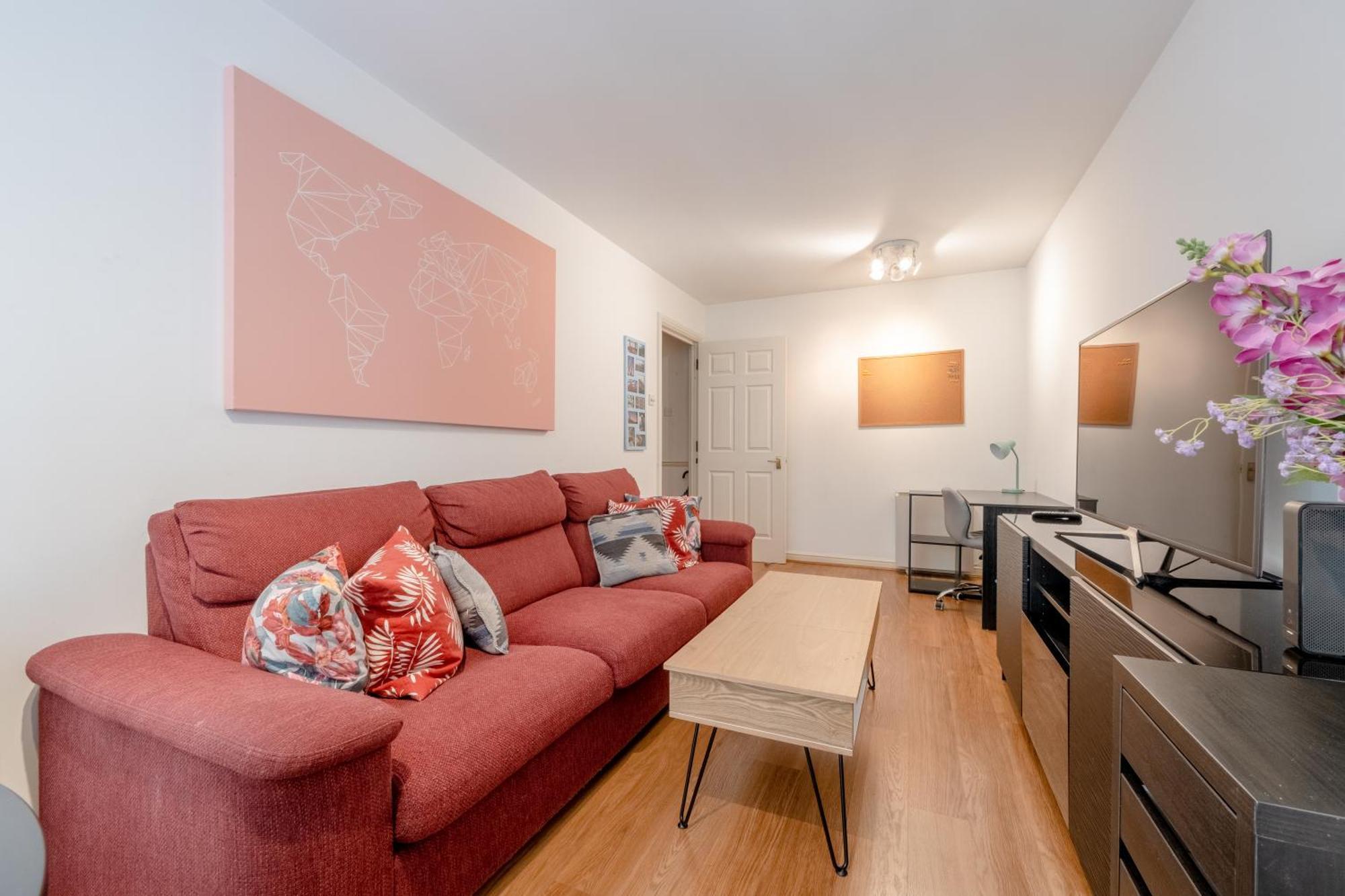 Bright 1 Bedroom Flat In Kensington Olympia Apartment London